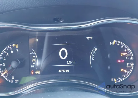 2021 Jeep Grand Cherokee Laredo X 4X4 z USA, uszkodzony, nr VIN 1C4RJFAG4MC687085